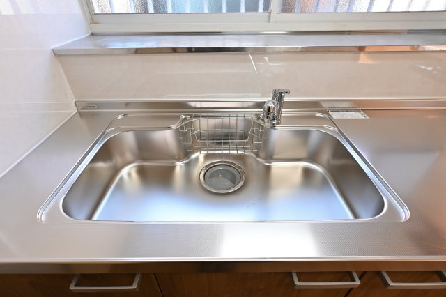 【キッチン】 | 太田市大原町　中古住宅 | システムキッチンは女性目線で設計されており、シンクも広く使いやすい設計です♪