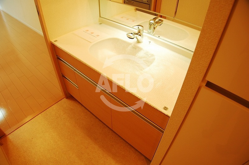 ローレルタワー難波　難波元町小学校区の独立洗面台|ローレルタワー難波　独立洗面台