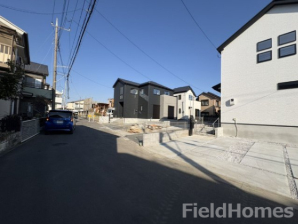 伊勢原市串橋新築戸建て　4期2号棟の前面道路含む現地写真|前面道路含む現地写真です。
