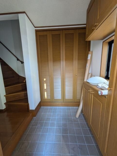 下連雀５丁目貸家の玄関