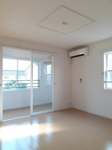 サン・ヴィレッジの居間・リビング|使いやすいリビングです