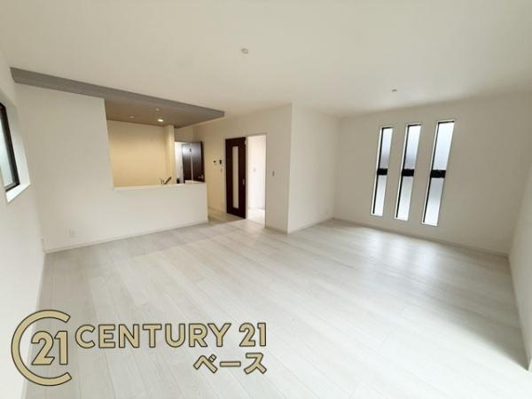 リーブルガーデン田原本町 １号棟 ／新築一戸建の居間・リビング|■ご家族でくつろいでいただける広々としたリビングです！