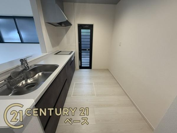 リーブルガーデン田原本町 １号棟 ／新築一戸建のキッチン|■現地撮影写真■キッチン後ろもゆったりとしています！