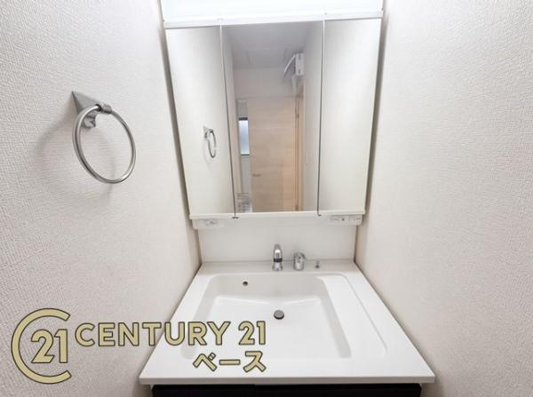 リーブルガーデン田原本町 ２号棟 ／新築一戸建の内観：施工例|■玄関には大容量シューズボックス完備！■