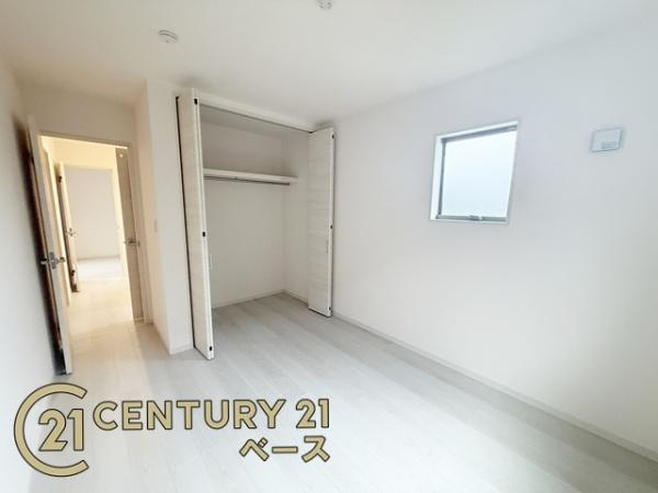 リーブルガーデン田原本町 ２号棟 ／新築一戸建の洋室|■収納スペースがあり、お荷物の多いご家族でも大丈夫です！