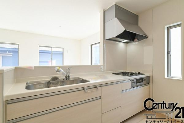 クレイドルガーデン高井田 １号棟 ／新築一戸建の内観：施工例|■家族とのコミュニケーションがとりやすい人気のカウンターキッチン！■