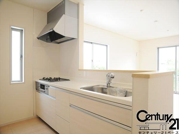 クレイドルガーデン高井田 ２号棟 ／新築一戸建の内観：施工例|■家族とのコミュニケーションがとりやすい人気のカウンターキッチン！■