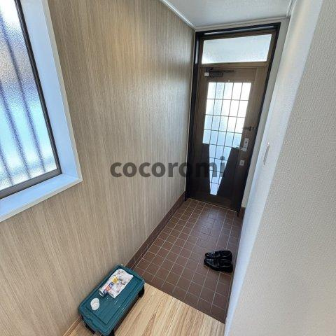 枚方市交北1丁目戸建ての玄関