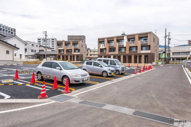 グランデ王神の駐車場