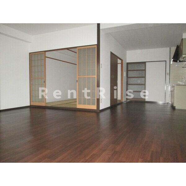 アパートメントハウス朴の樹の居間・リビング