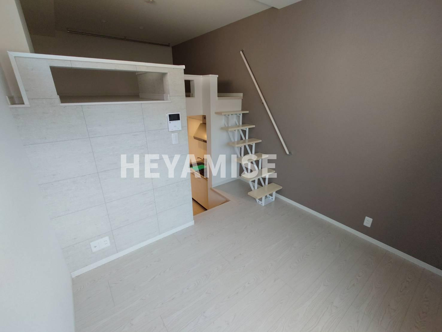 modern palazzo小船越Sunny Hillの居間・リビング|※室内画像は別号室のもの