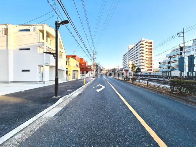 葛飾区亀有4丁目新築分譲住宅の前面道路含む現地写真|全面道路