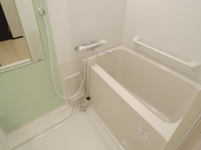 レオネクストメゾン　イーグルの浴室