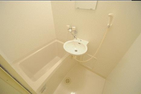 レオパレスヴィラ姫原の浴室|備品や設備仕様は号室等により異なります現地をご確認下さい。