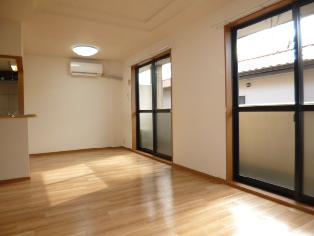 ルミナスガーデンの居間・リビング