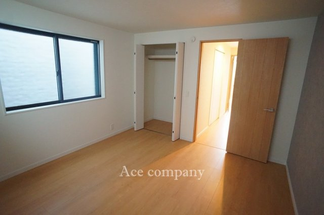 【子供部屋】 | 平野区流町2丁目　【A号地/全2棟】 | 【3階：納戸7.5帖】クローゼット完備です♪