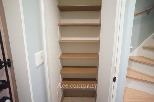 【収納】 | 東大阪市花園東町2丁目　【EAST/全2棟】 | 玄関のシューズボックス内です♪