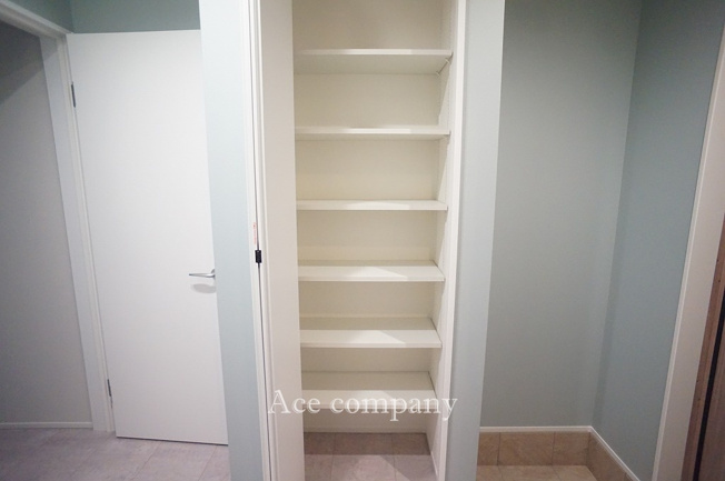 【収納】 | 東大阪市花園東町2丁目　【EAST/全2棟】 | 玄関ホールの収納です♪