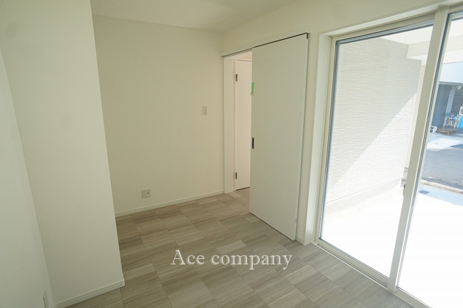 【内装】 | 東大阪市花園東町2丁目　【WEST/全2棟】 | 【1階：納戸4.9帖】