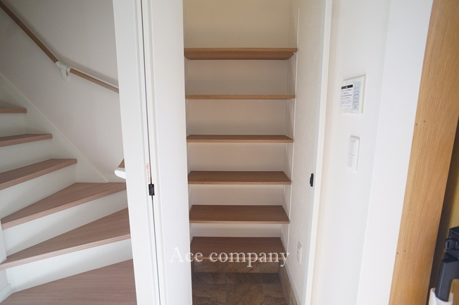 【収納】 | 東大阪市花園東町2丁目　【WEST/全2棟】 | 右サイドはシューズクローゼット完備です♪