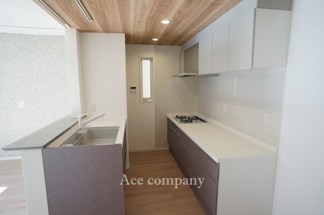 【キッチン】 | 東大阪市花園東町2丁目　【WEST/全2棟】 | 【食洗機付きのシステムキッチン☆3口ガスコンロ☆】