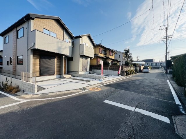 大府市森岡町5丁目334番、335番『仲介手数料無料』新築戸建ての前面道路含む現地写真