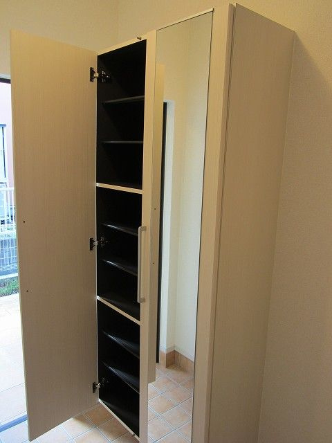 エクスナイズμの玄関