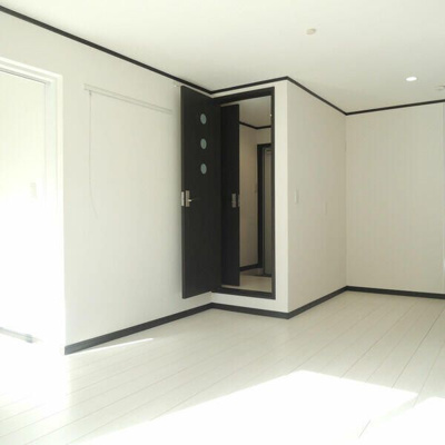 【居間・リビング】 | Ｊｃ　Ｒｅｖｅｕｒふじみ野 | こちらのリビングで趣味の時間をお楽しみください