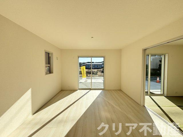 【居間・リビング】 | 藤岡市藤岡4号棟新築　広々インナーバルコニー♪