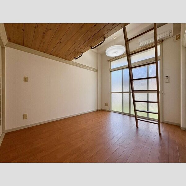 パインヒルズ西明石の居間・リビング