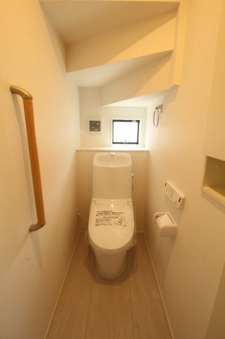 塩屋崎町　新築戸建　1号棟　のトイレ|1F