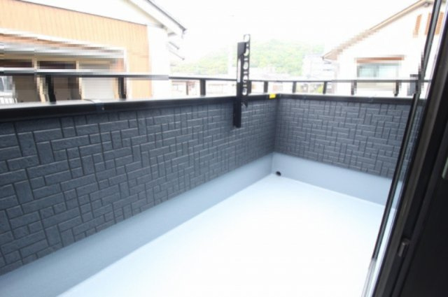 塩屋崎町　新築戸建　1号棟　のバルコニー|2F　南東の部屋　7.5帖