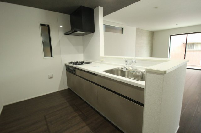 塩屋崎町　新築戸建　1号棟　のキッチン