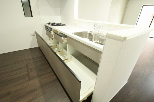 塩屋崎町　新築戸建　1号棟　のキッチン|収納