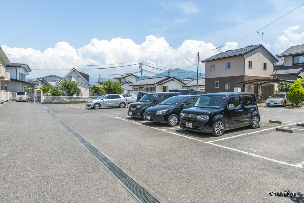ベルシャイン本郷の駐車場|駐車場