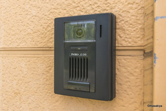 ベルシャイン本郷のエントランス