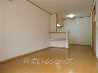 サニーレジデンスの居間・リビング