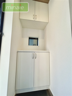 【玄関】 | パントリー付き　北本町　全2棟　2号棟 | 販売現地