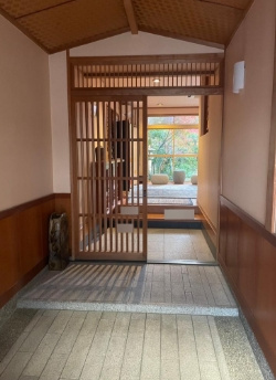 上京区真倉町貸店舗戸建のロビー