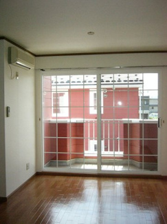 【居間・リビング】 | チェリーブラッサムⅢ | ゆったり過ごせる居間です