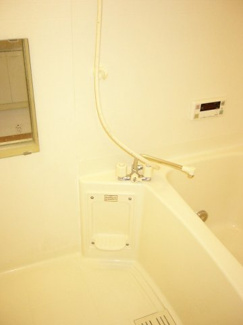 【浴室】 | チェリーブラッサムⅢ | コンパクトで使いやすいお風呂です