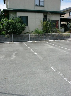 【駐車場】 | チェリーブラッサムⅢ | 車をお持ちの方に嬉しい駐車場付きの物件です