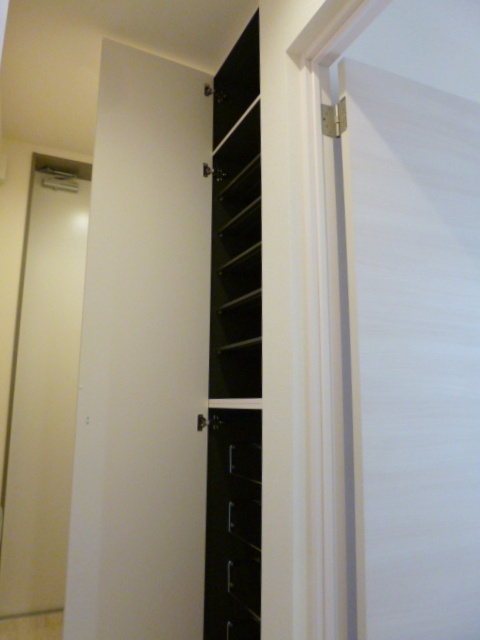 エリンコート新江古田の玄関|★玄関・背の高いシューズボックス（参考写真）★