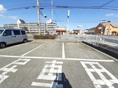 【駐車場】 | アメニティ六番館 | 駐車スペースもあります