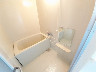 【浴室】 | アメニティ六番館 | 日々の疲れを癒すお風呂付です