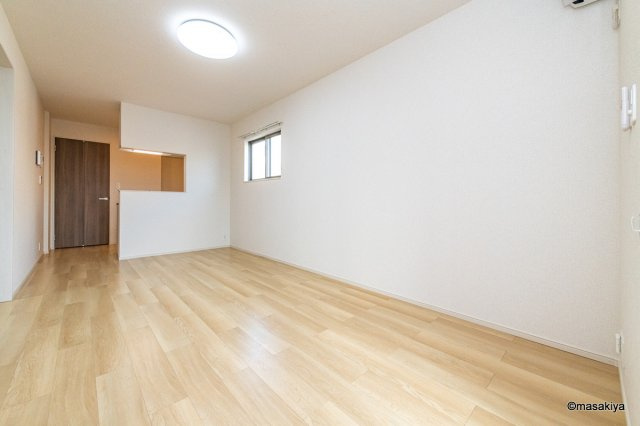 コーポラス院台　Ｂの居間・リビング