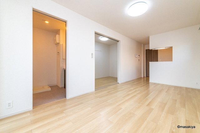 コーポラス院台　Ｂの居間・リビング