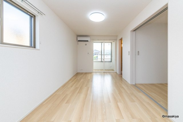 コーポラス院台　Ｂの居間・リビング