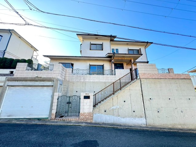 ◆２０２５年１２月リフォーム完了◆広々ＬＤＫ１９.５帖の角地◆収納豊富◆宇治市木幡畑山田の外観|外観