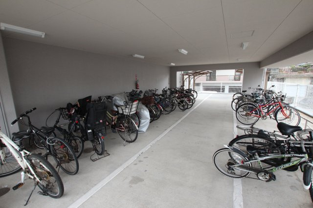 ファミール二日市の駐輪場